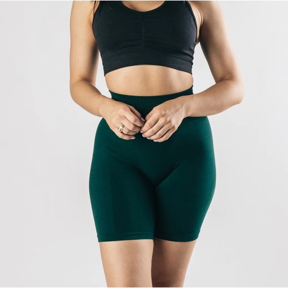 Alphalete Amplify Darkest Pine Biker Shorts - Picture 1 of 3